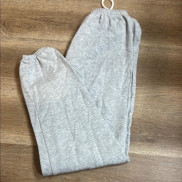 Aerie Gray Joggers with Elastic Cuffs and Soft Fabric - Picture 2 of 4